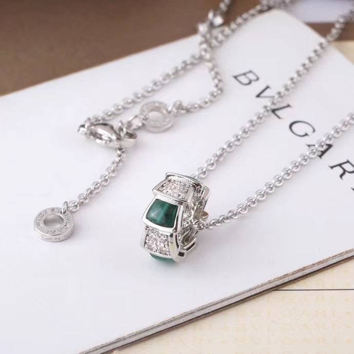 BVN39 Exquisite snake body inlaid with natural gemstones, very delicate and delicate Jewelry