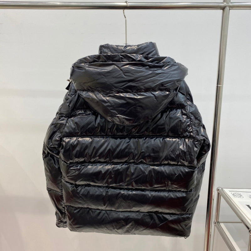 025016 Men's and women's down jackets