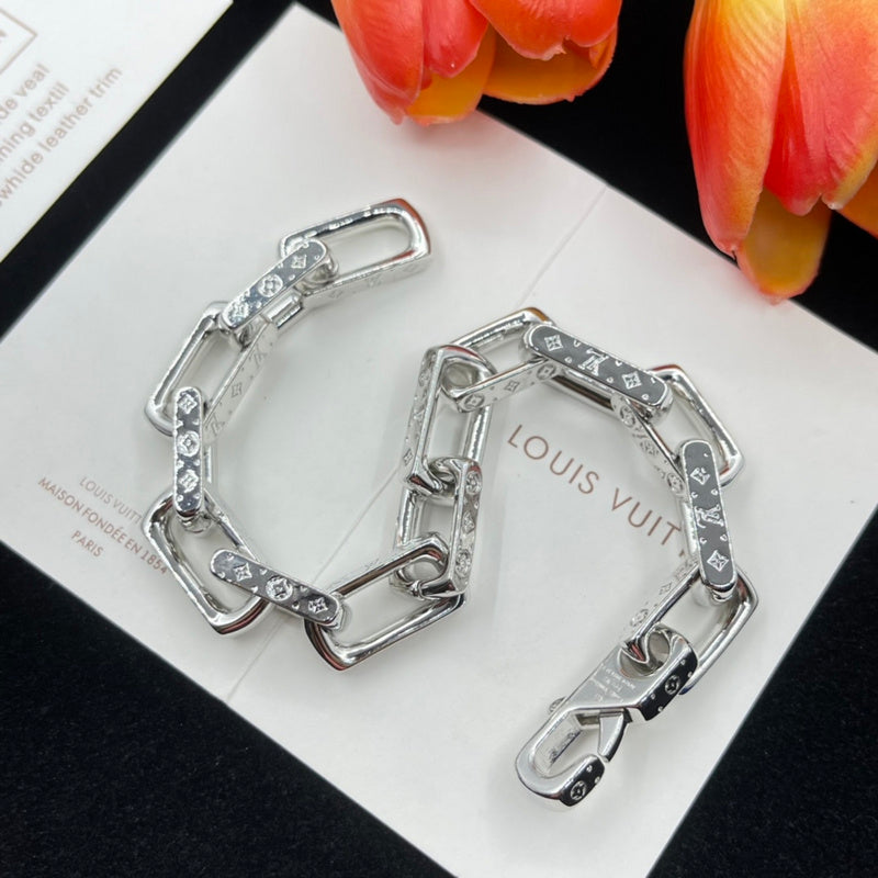 LVN026 Classic chequered suit Jewelry