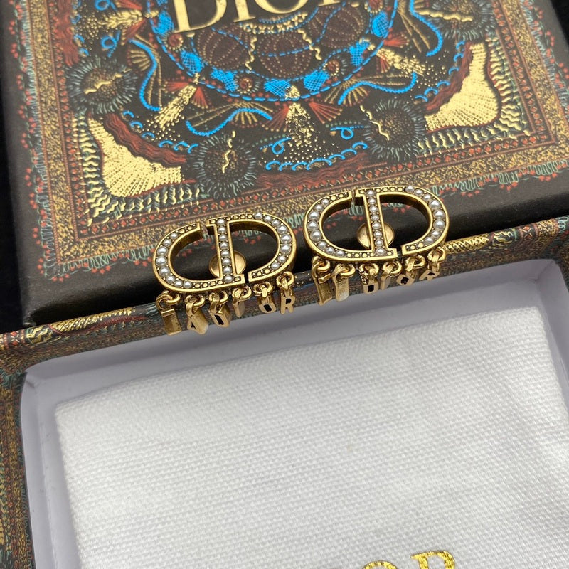 DIE5 Woman fashion alloy earrings Jewelry