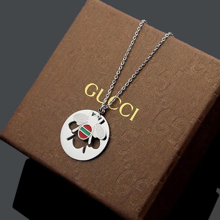 GN05 Round Bee Pendant Necklace Jewelry