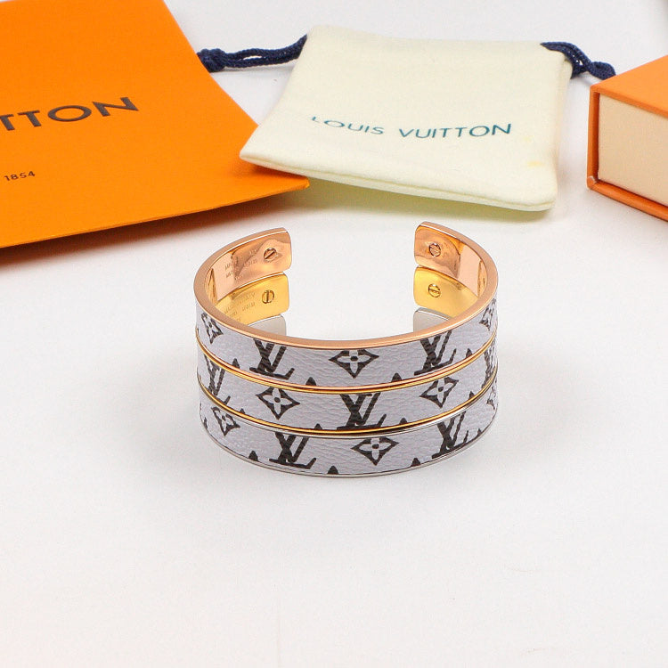 LVB112 White Fashion New Titanium Steel Bracelet Couple Star Flower Leather Semicircle Bracelet Jewelry