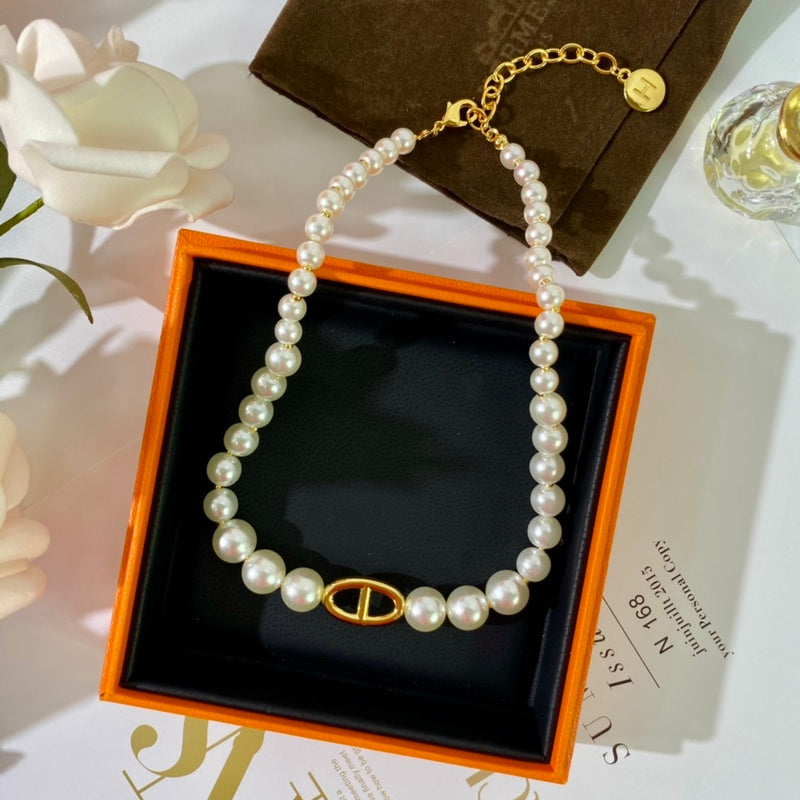 HN31 Exquisite retro and charming pig nose pearl necklace Jewelry