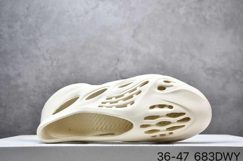 BYS17 Couples Yeezy shoes 36-46 with box