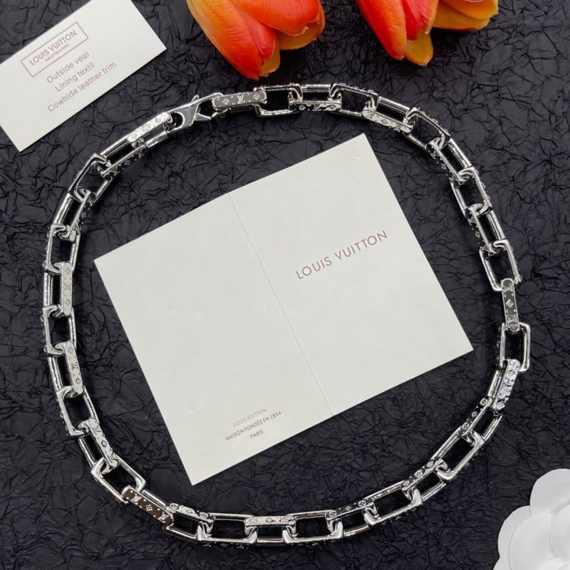 LVN026 Classic chequered suit Jewelry