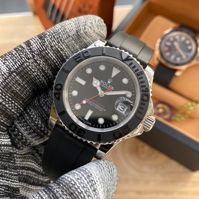 RW21  Mechanical watch with comfortable rubber strapCITIZEN movement