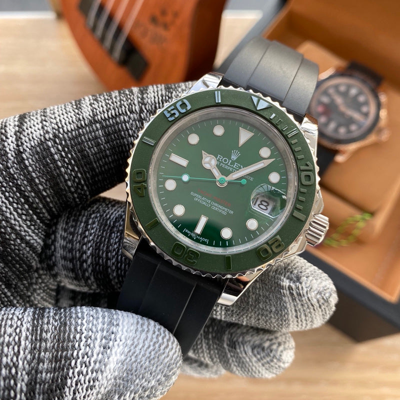 RW21  Mechanical watch with comfortable rubber strapCITIZEN movement