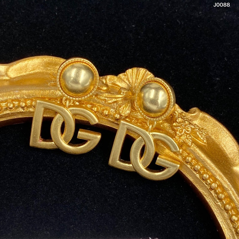 DGE2 Woman fashion alloy earrings  Jewelry