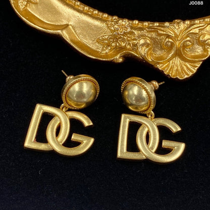 DGE2 Woman fashion alloy earrings  Jewelry